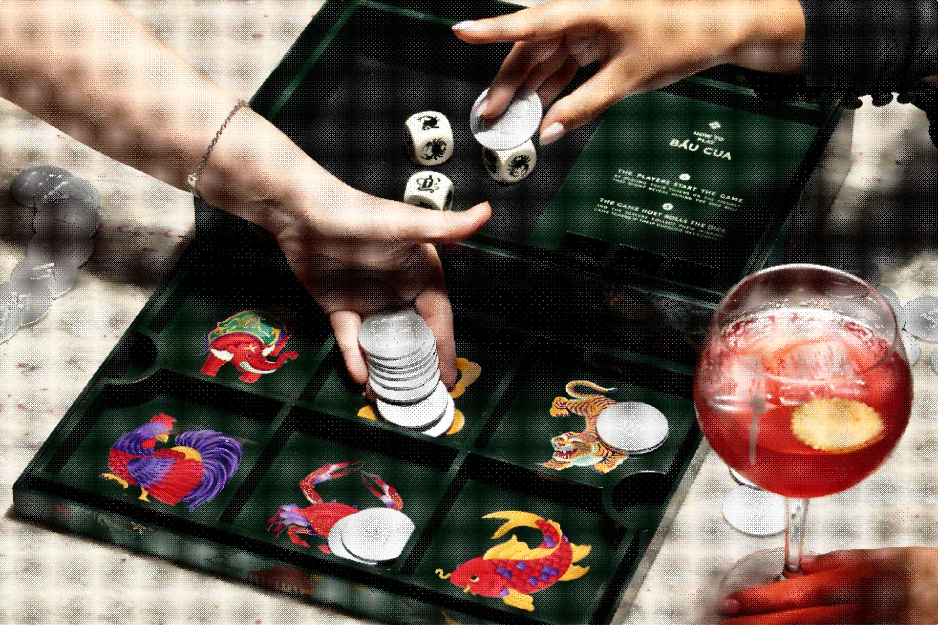 Lady Triệu Gin board game.
